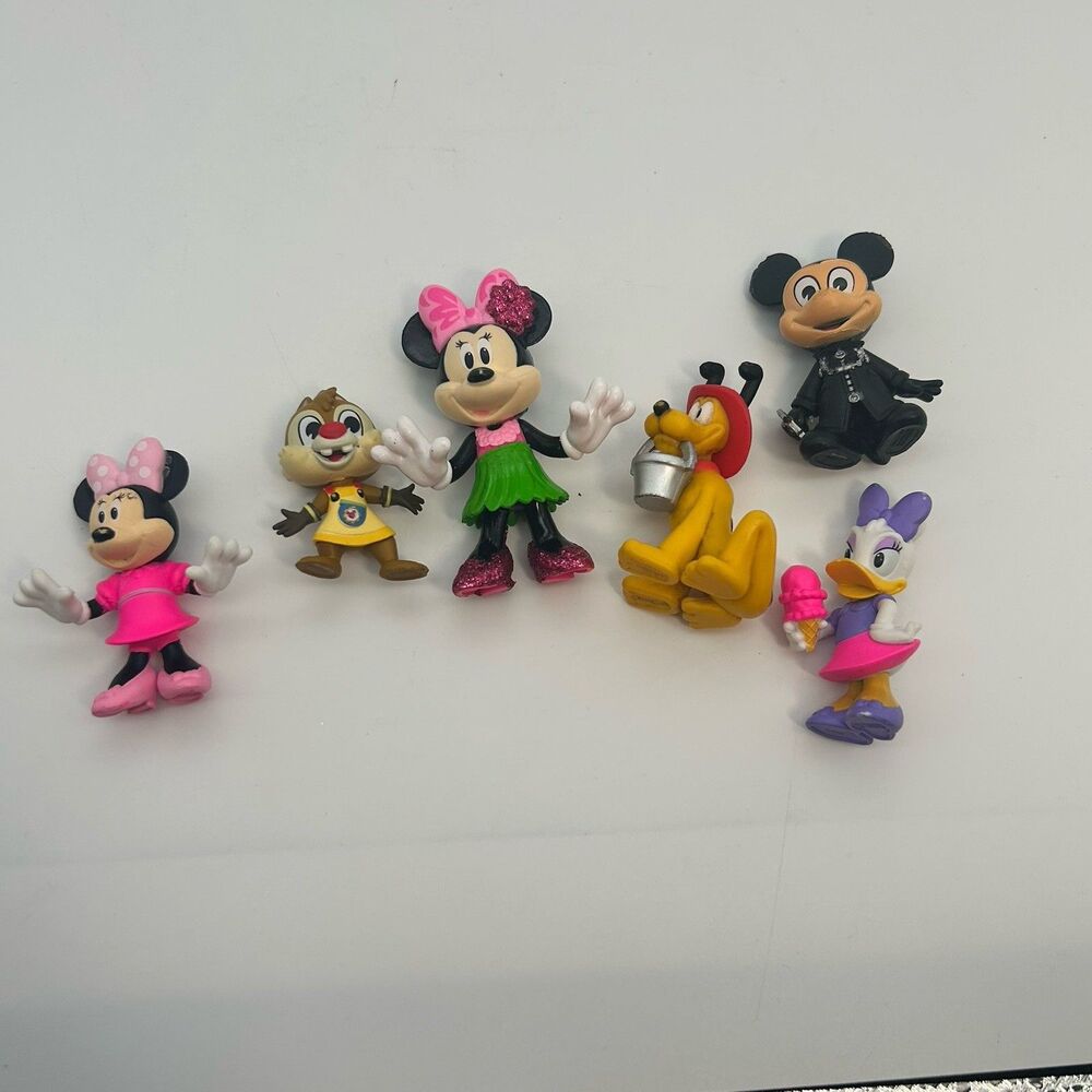 Lot of 6 Disney figures Mickey Minnie Daisy Pluto Dale